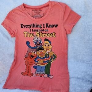 Discovery Island original vintage Sesame Street T-shirt coral color size med-lrg